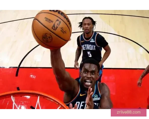 勇士25次失误惨败活塞追梦零分意外撞到女球迷波尔津吉斯伤退得5分