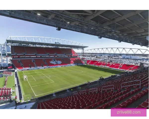 加拿大世界杯2026主办城市球场布局及比赛盛况全景解析